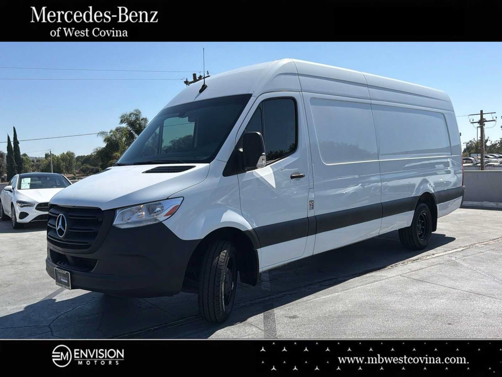 Used 2024 Mercedes-Benz Sprinter 3500 image 5