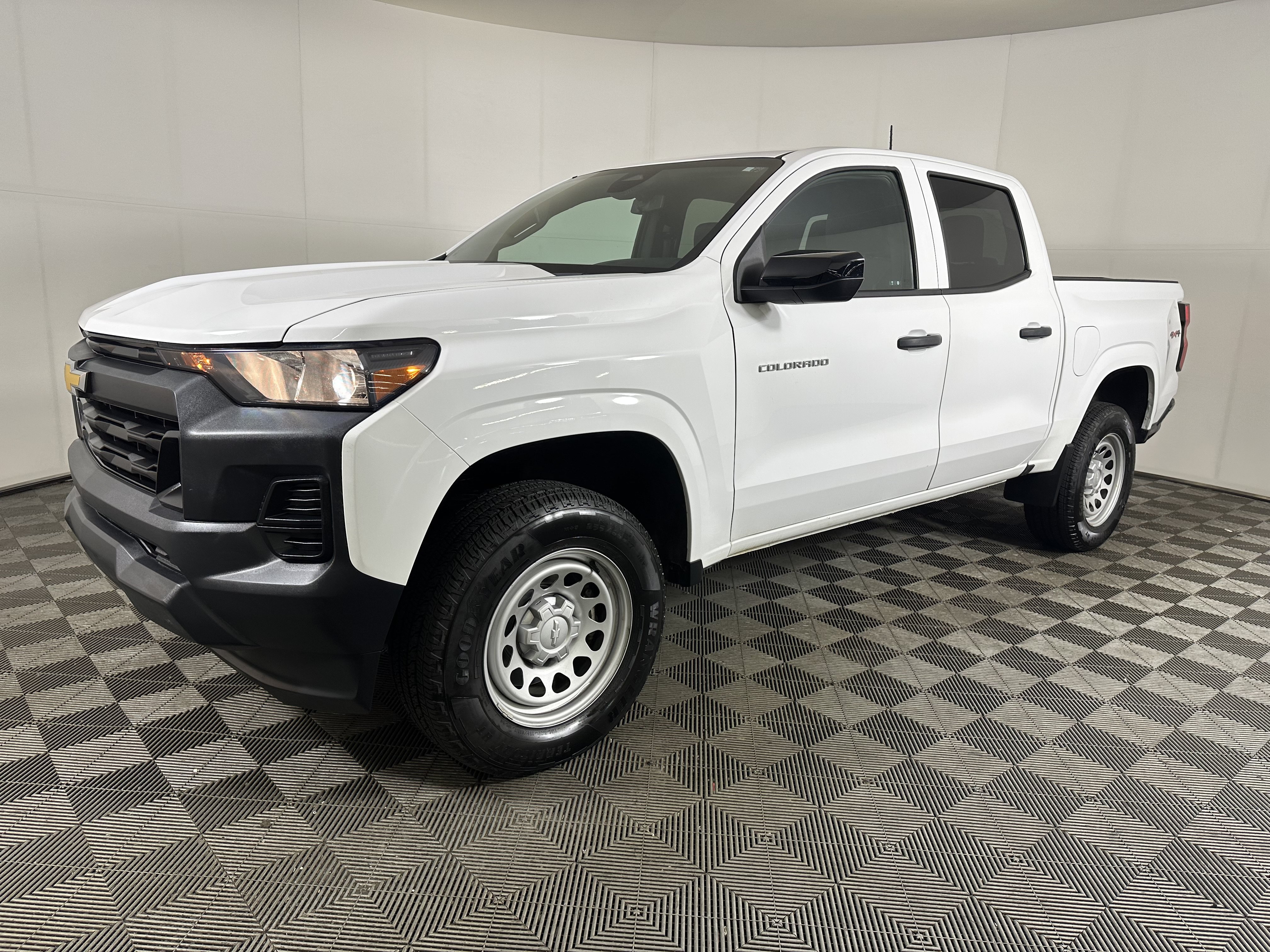 Used 2023 Chevrolet Colorado W/T w/ Safety Package AWD/4WD image 1
