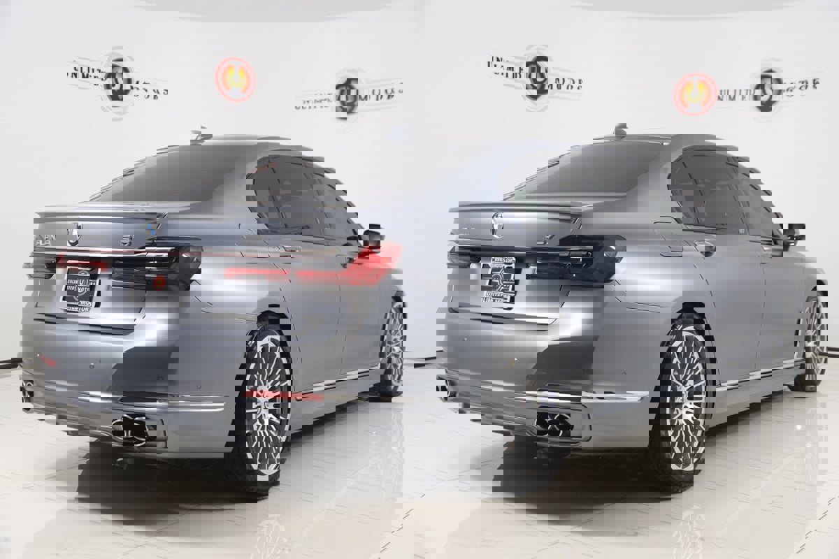 Used 2022 BMW ALPINA B7 xDrive w/ Luxury Rear Seating Package image 3