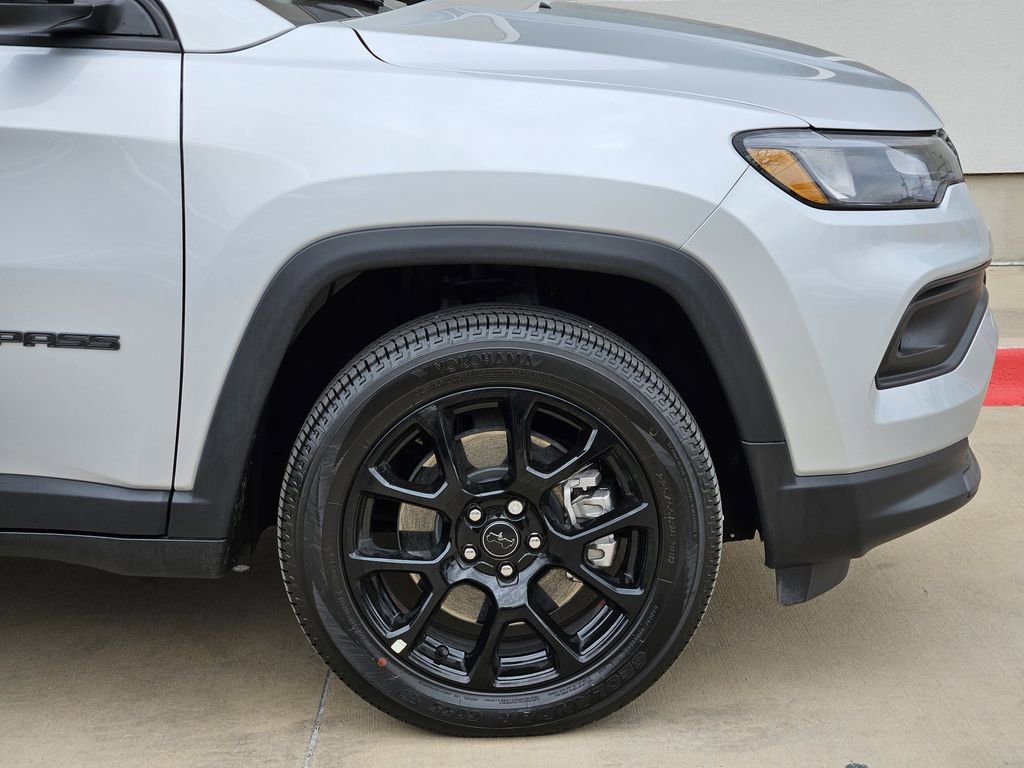 New 2026 Jeep Compass Latitude image 7