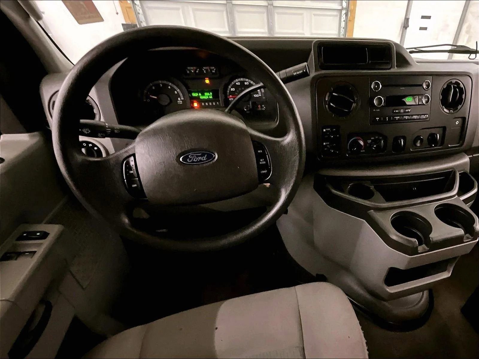 Used 2014 Ford E-350 and Econoline 350 XLT RWD image 6