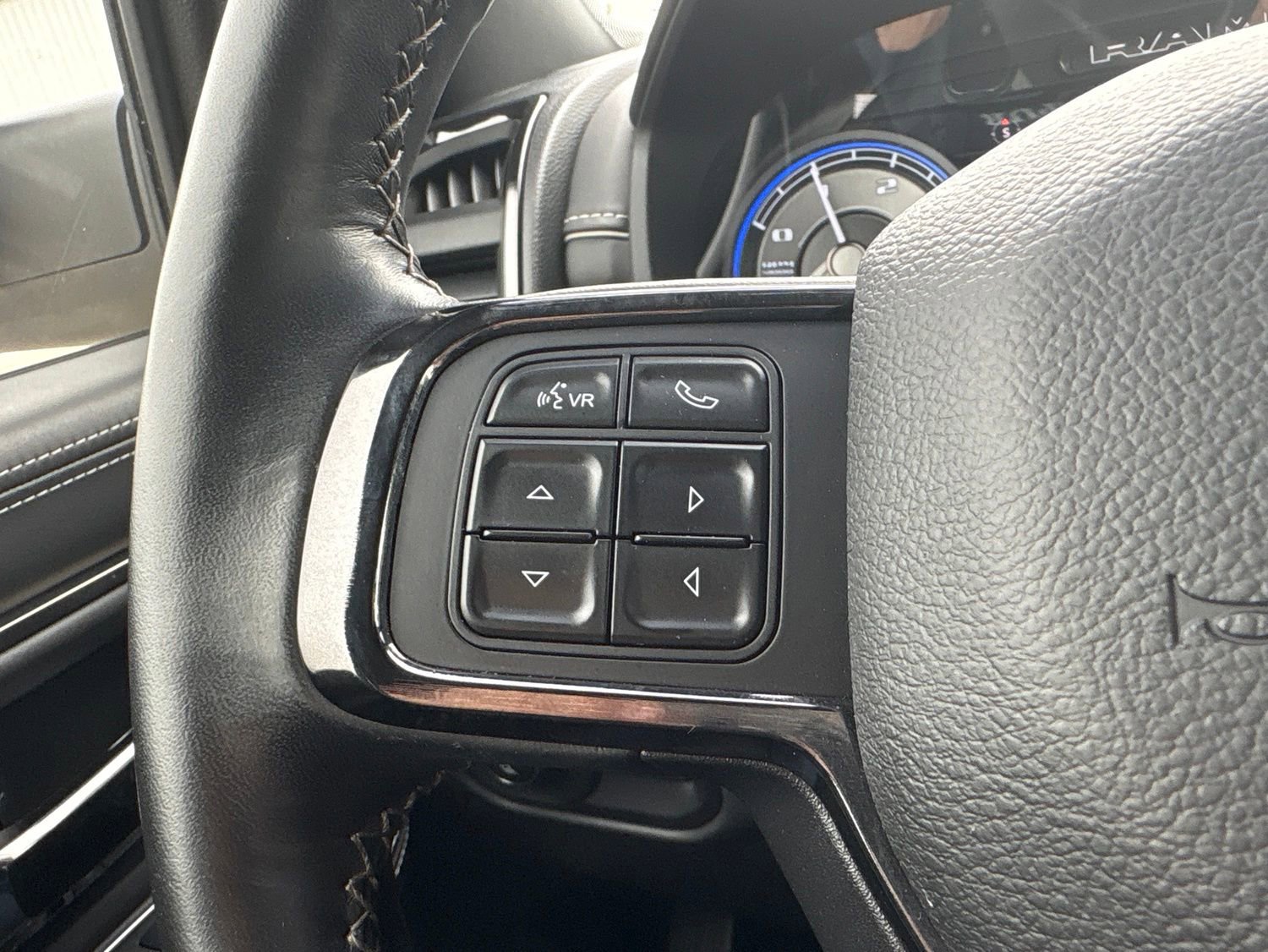 Used 2022 RAM 2500 Limited w/ Night Edition AWD/4WD image 30