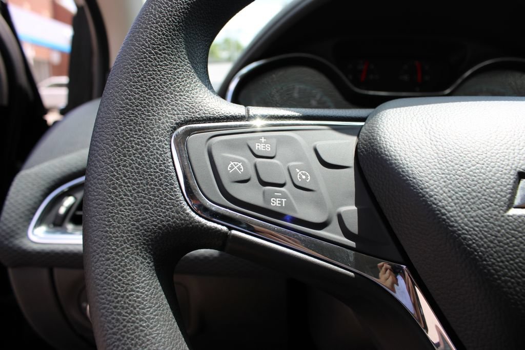 Certified 2018 Chevrolet Cruze LT FWD image 11