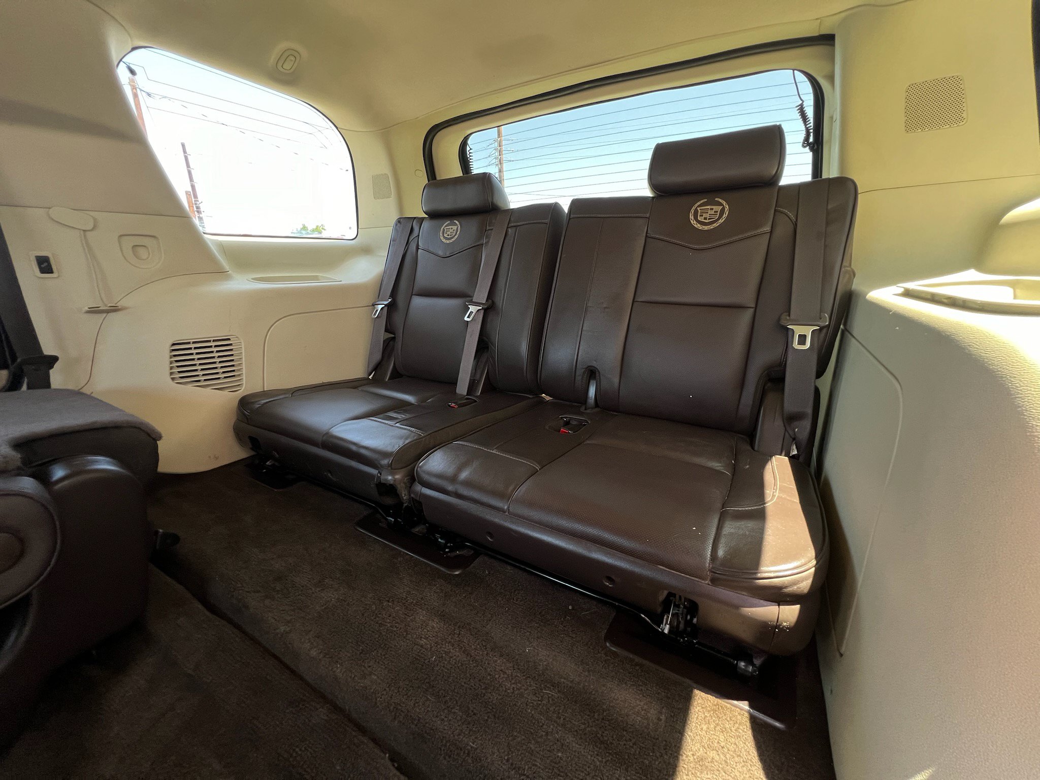 Used 2012 Cadillac Escalade Platinum AWD/4WD image 21