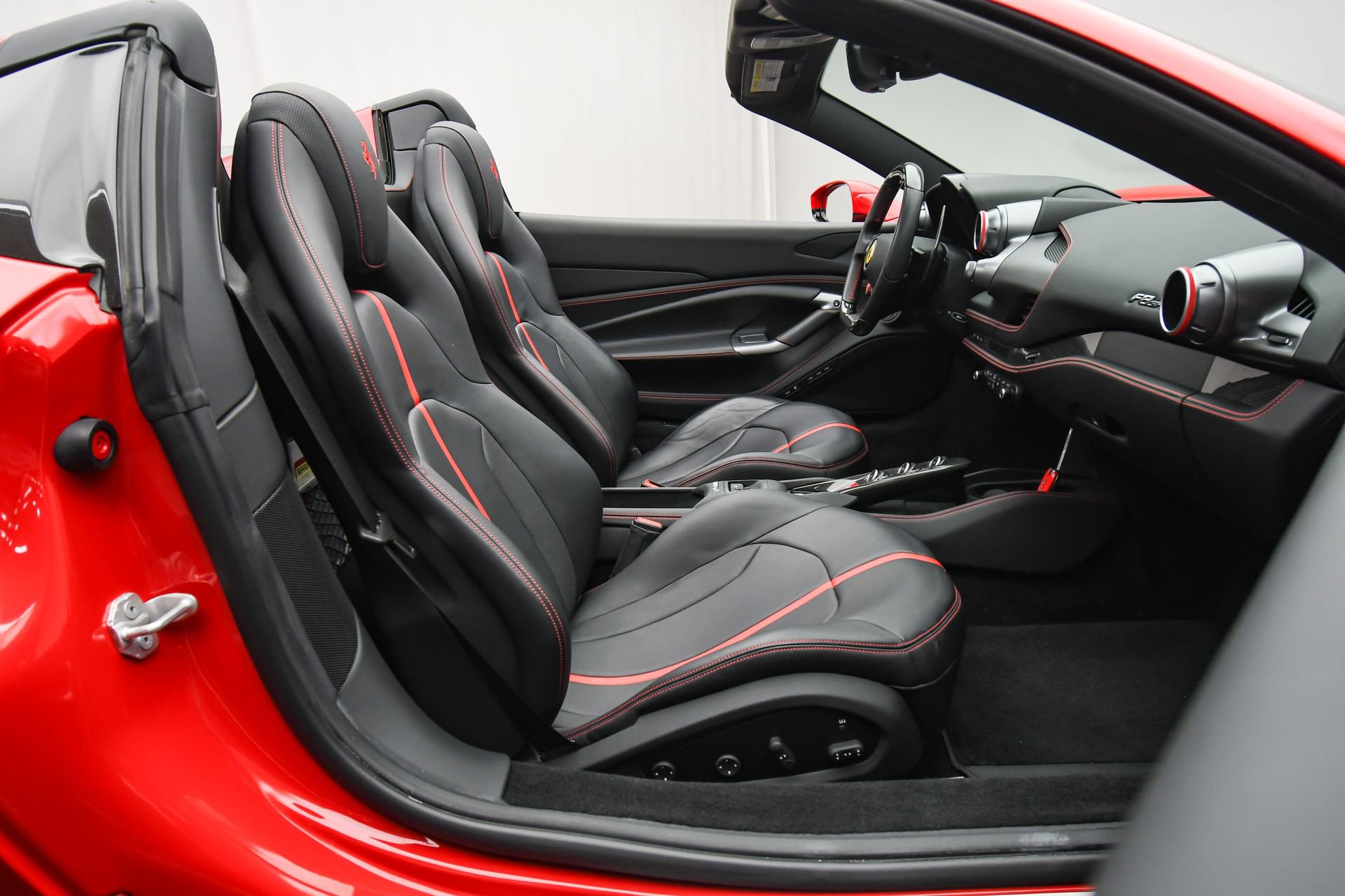 Used 2021 Ferrari F8 Tributo image 50