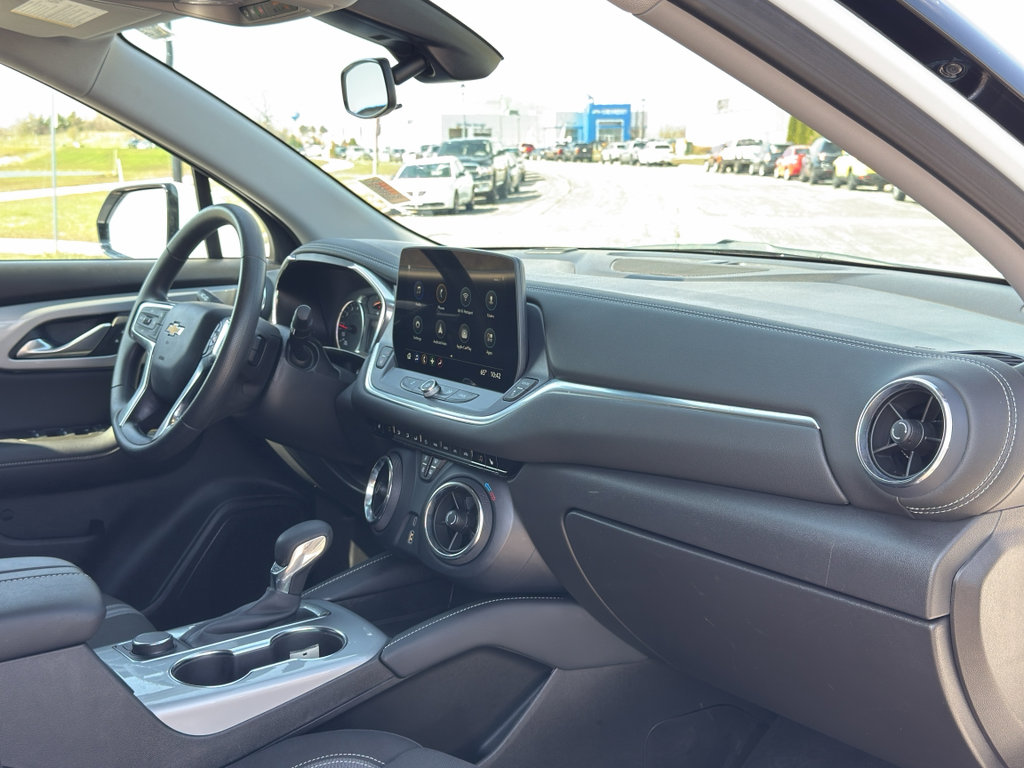 Used 2025 Chevrolet Blazer LT image 28