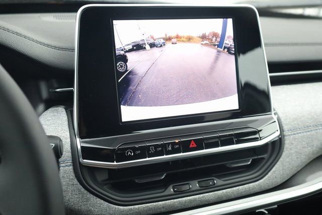 New 2026 Jeep Compass Latitude image 18
