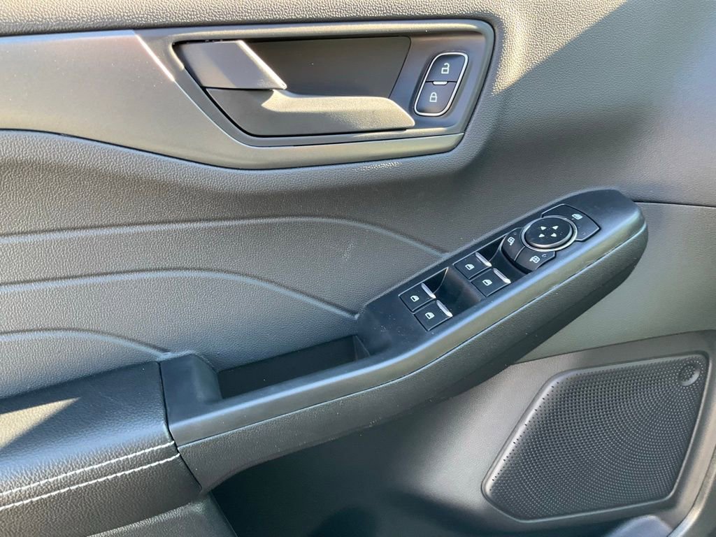 New 2026 Ford Escape Active AWD/4WD image 16
