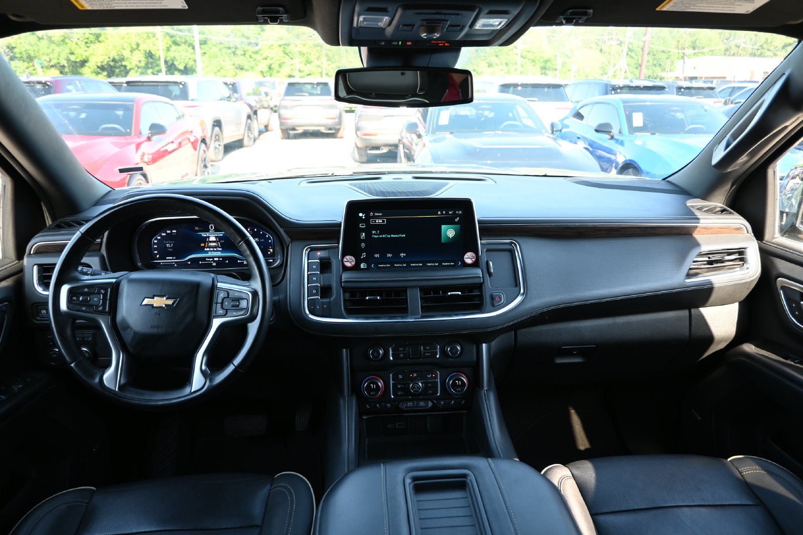 Used 2024 Chevrolet Suburban Premier AWD/4WD image 22