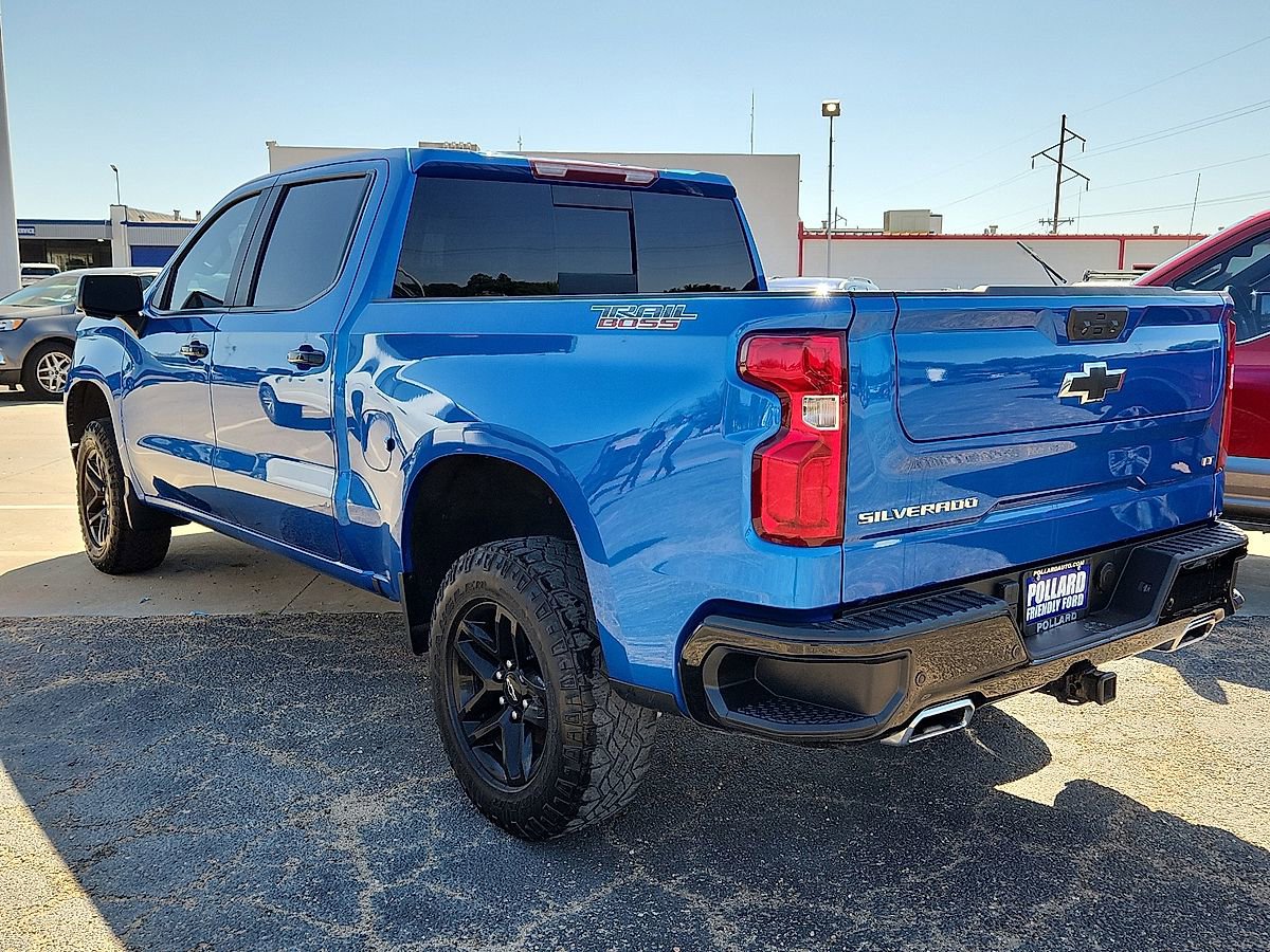 Used 2022 Chevrolet Silverado 1500 LT Trail Boss w/ LT Trail Boss Premium Package AWD/4WD image 2