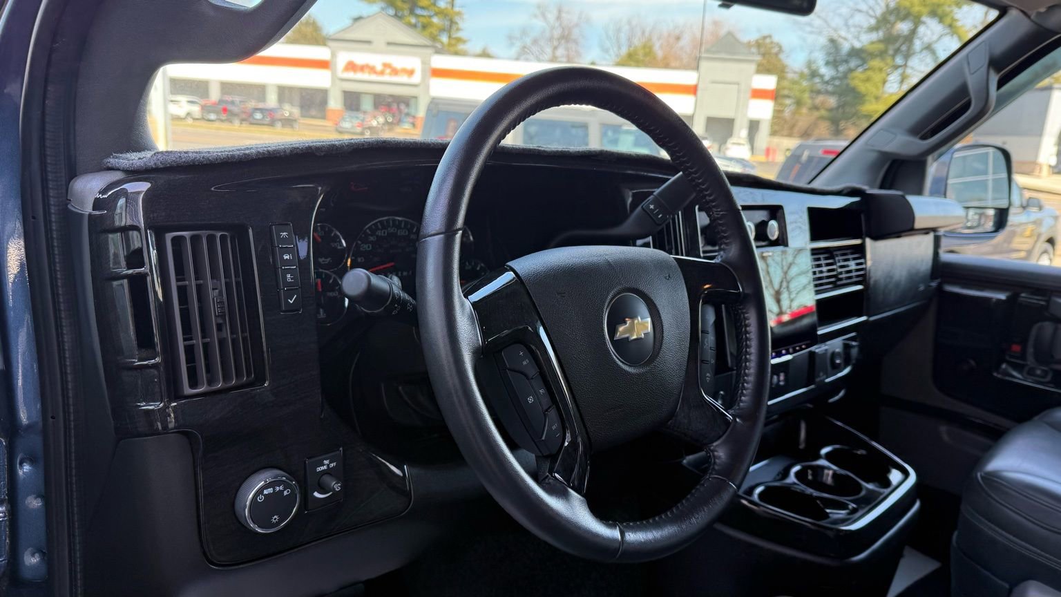 Used 2023 Chevrolet Express 2500 image 35