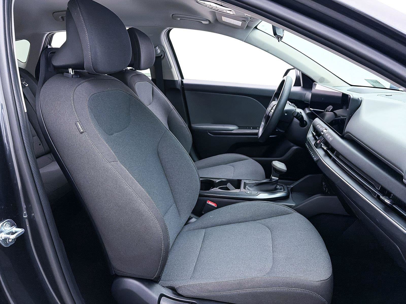 Used 2025 Kia K4 FWD image 33