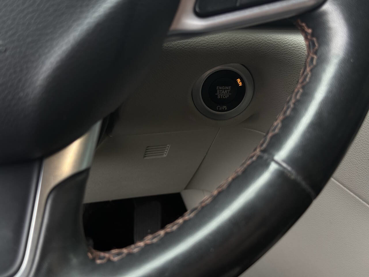 Used 2020 Chrysler Pacifica Touring-L FWD image 19