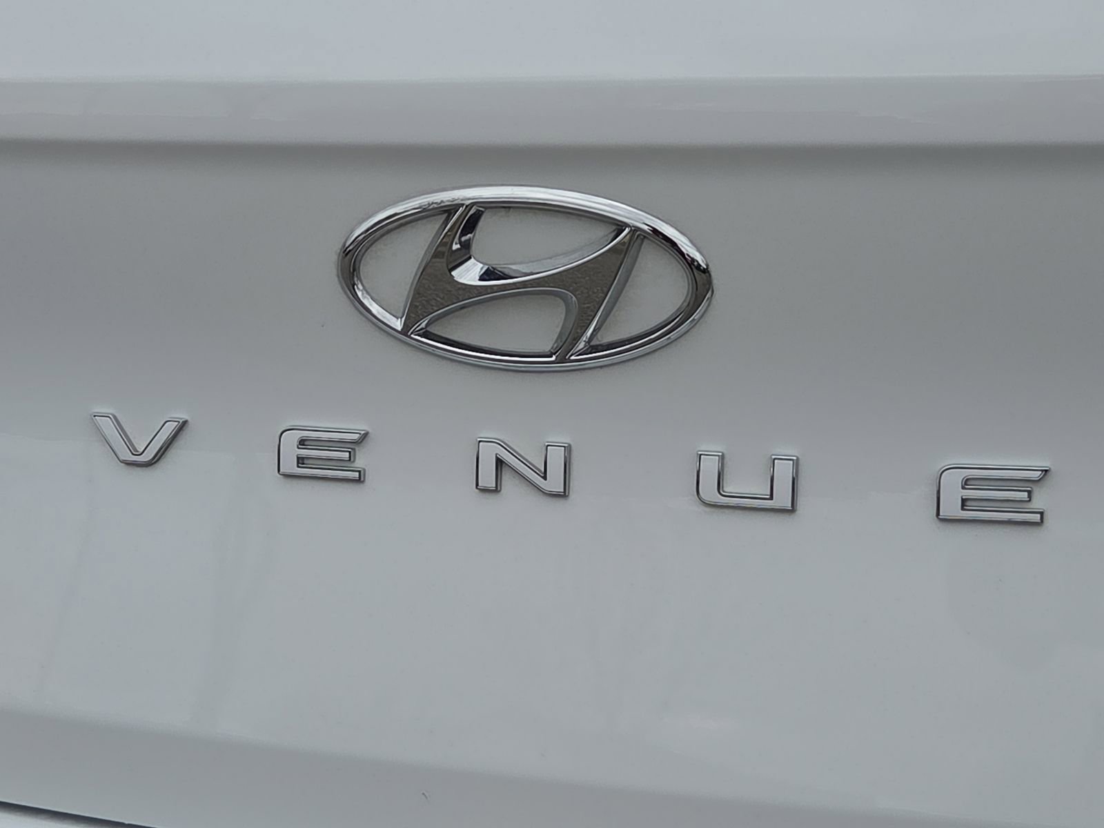 Used 2025 Hyundai Venue SE image 9