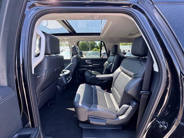 Used 2025 Ford Expedition Max Platinum AWD/4WD image 13