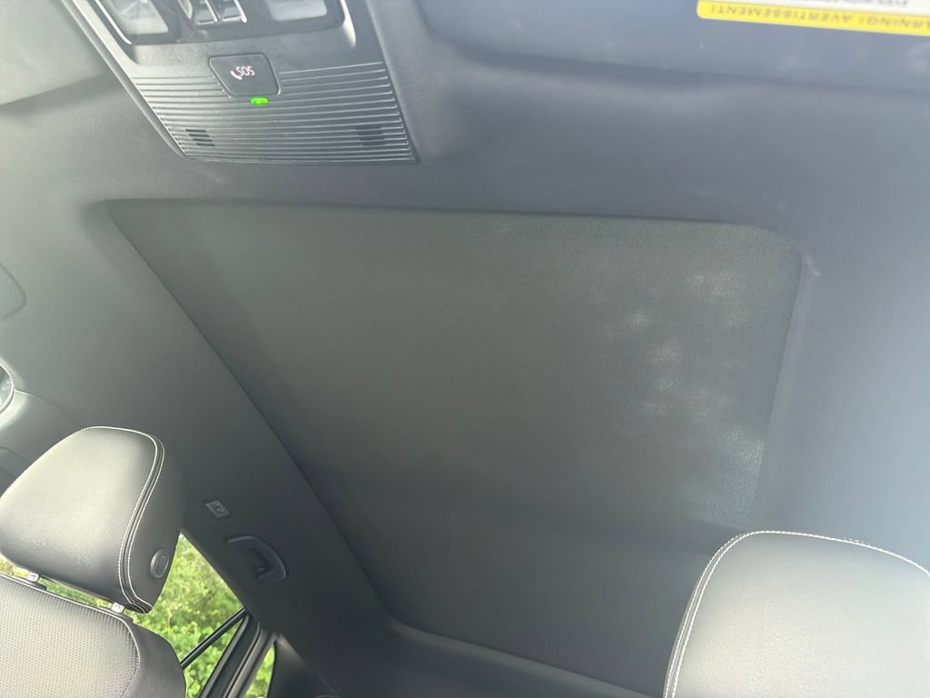 Used 2025 Volkswagen Atlas Cross Sport SE w/ Panoramic Sunroof Package FWD image 24