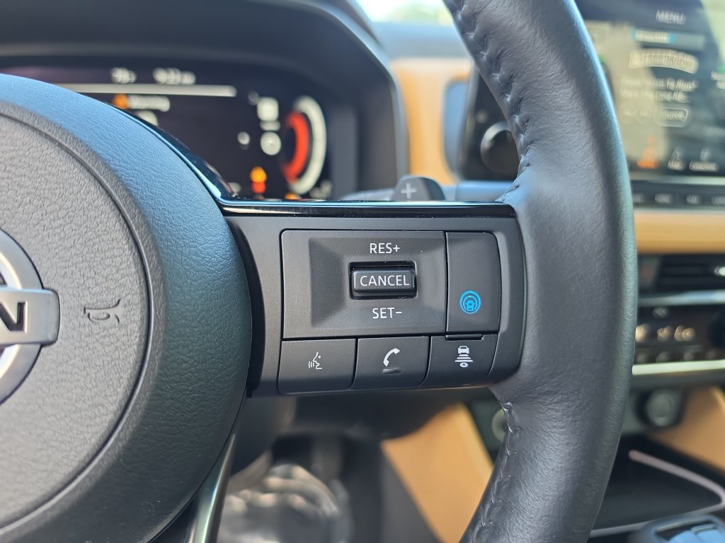 Used 2021 Nissan Rogue Platinum FWD image 23