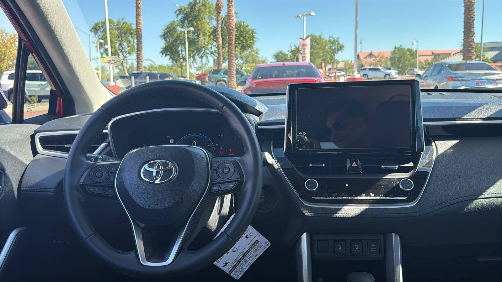 Used 2025 Toyota Corolla Cross XLE w/ Convenience Package FWD image 12