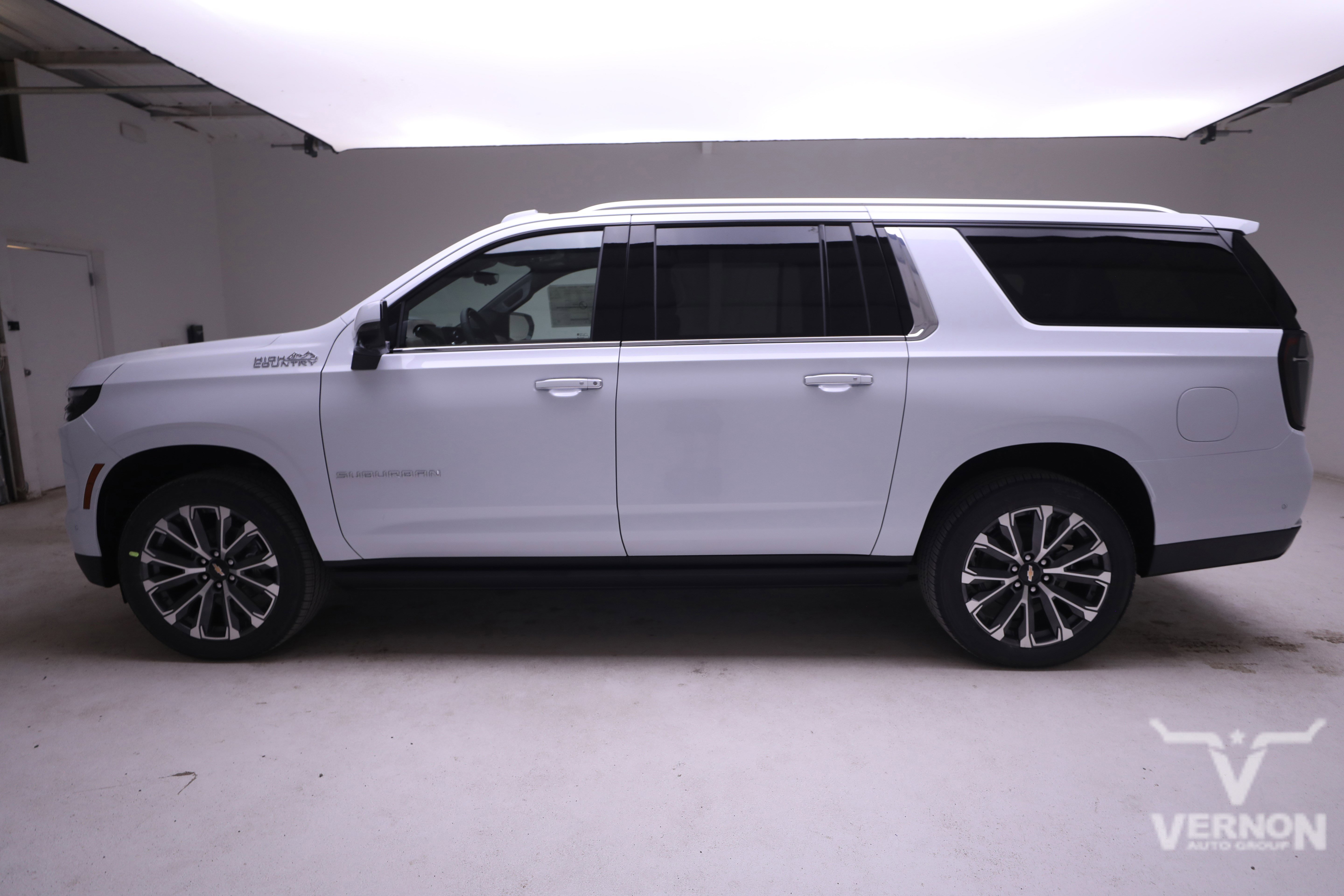 New 2026 Chevrolet Suburban High Country image 2