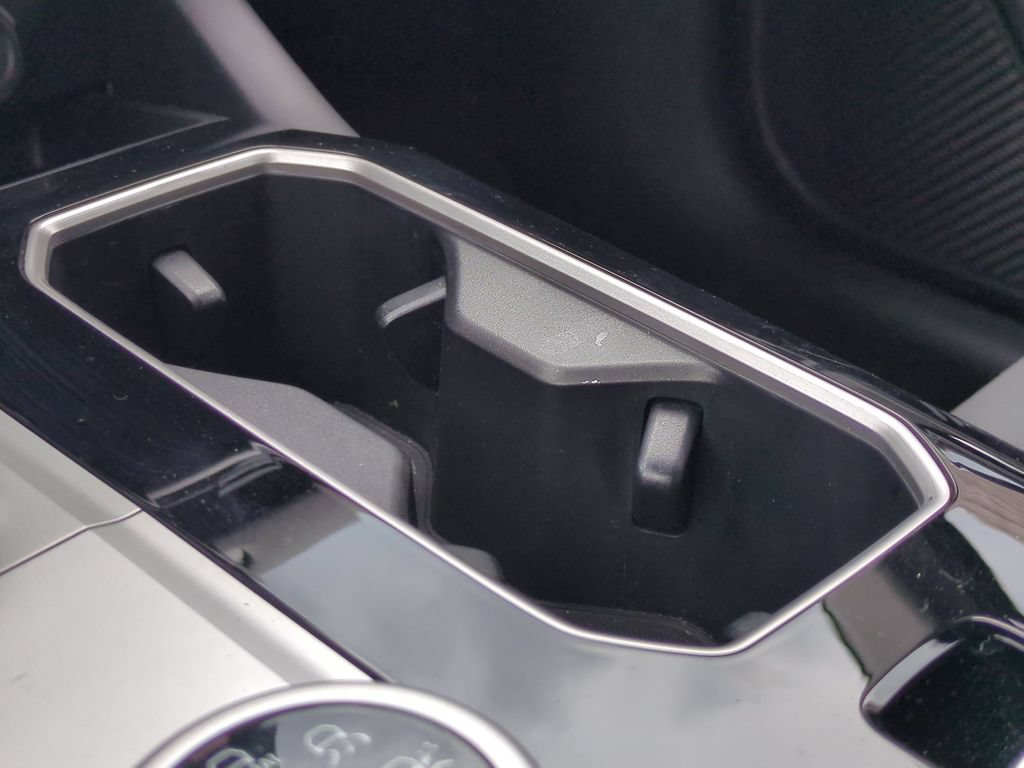 Used 2025 Mitsubishi Outlander SE AWD/4WD image 24