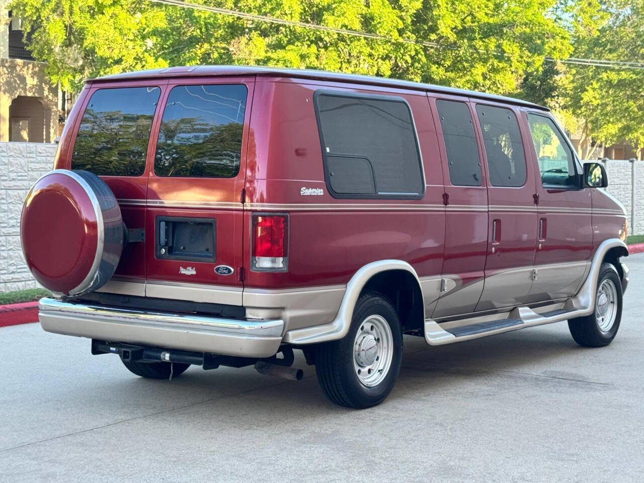 Used 1999 Ford E-250 and Econoline 250 RWD image 5
