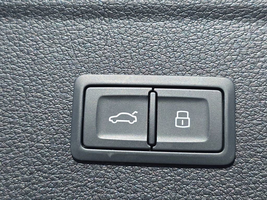 Used 2022 Audi Q5 2.0T Premium Plus w/ Premium Plus Package image 14