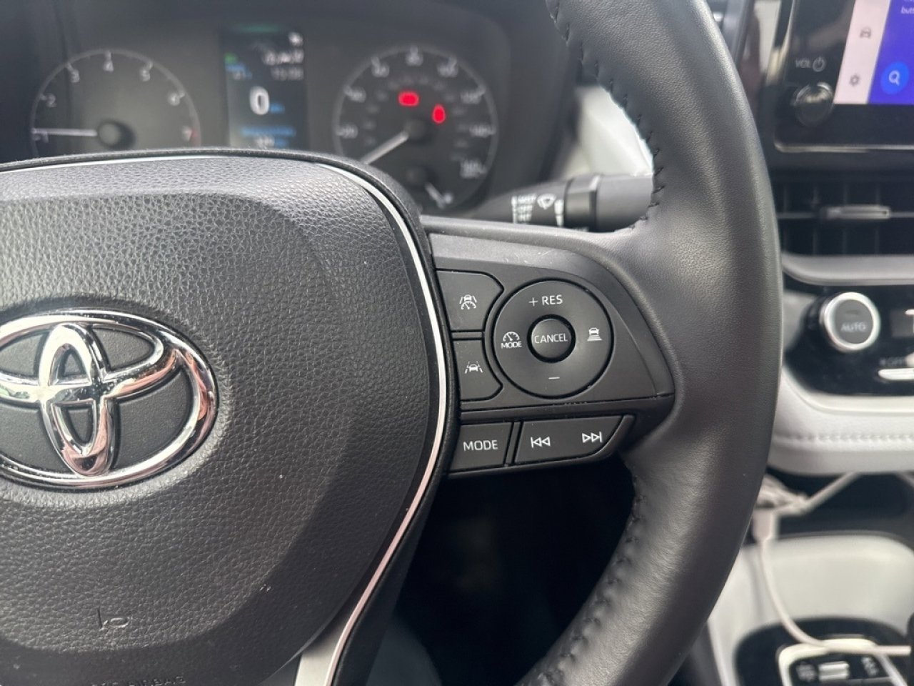 Used 2023 Toyota Corolla SE image 16