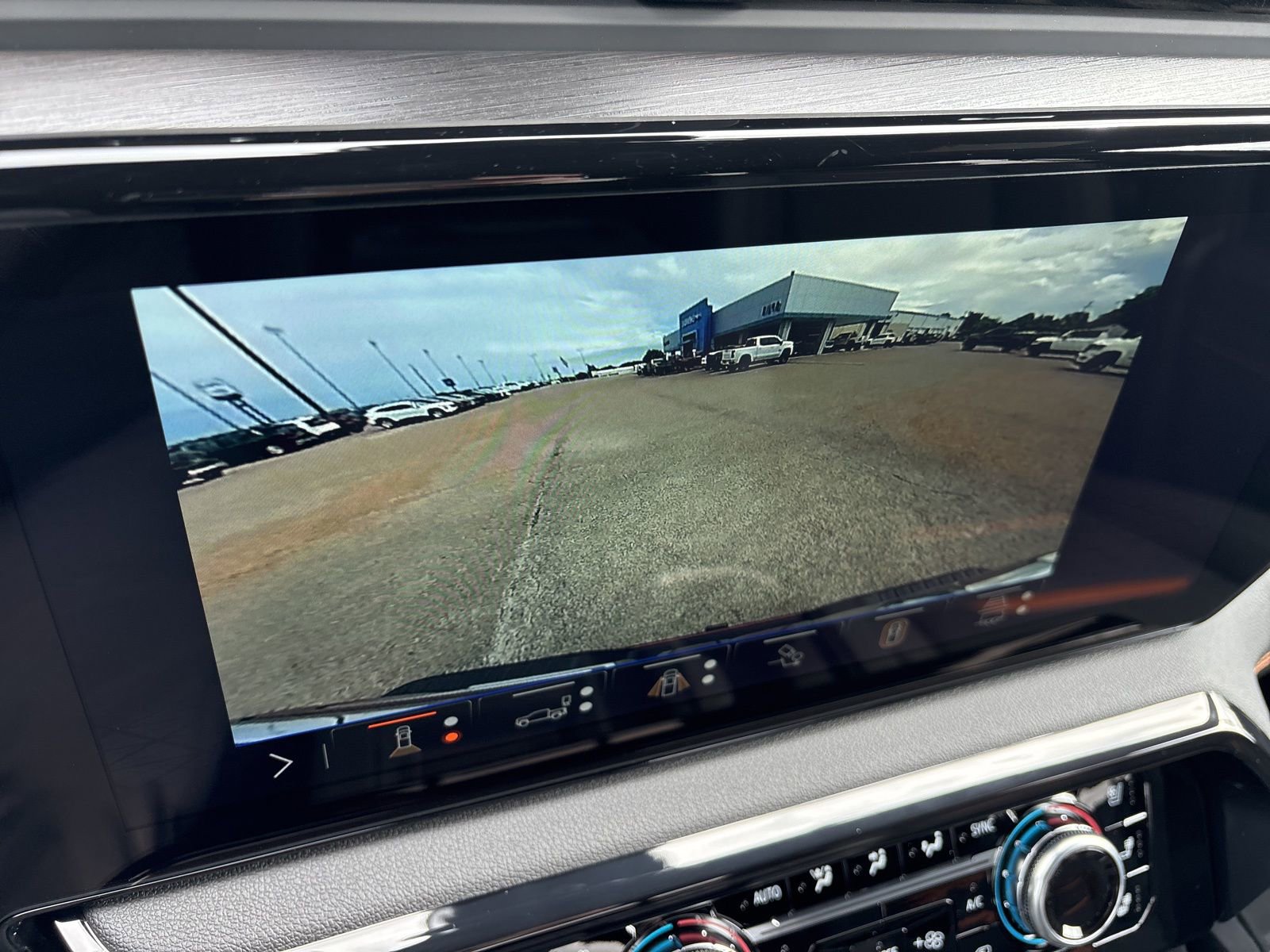 New 2026 GMC Sierra 2500 AT4 w/ AT4 Premium Plus Package AWD/4WD image 24