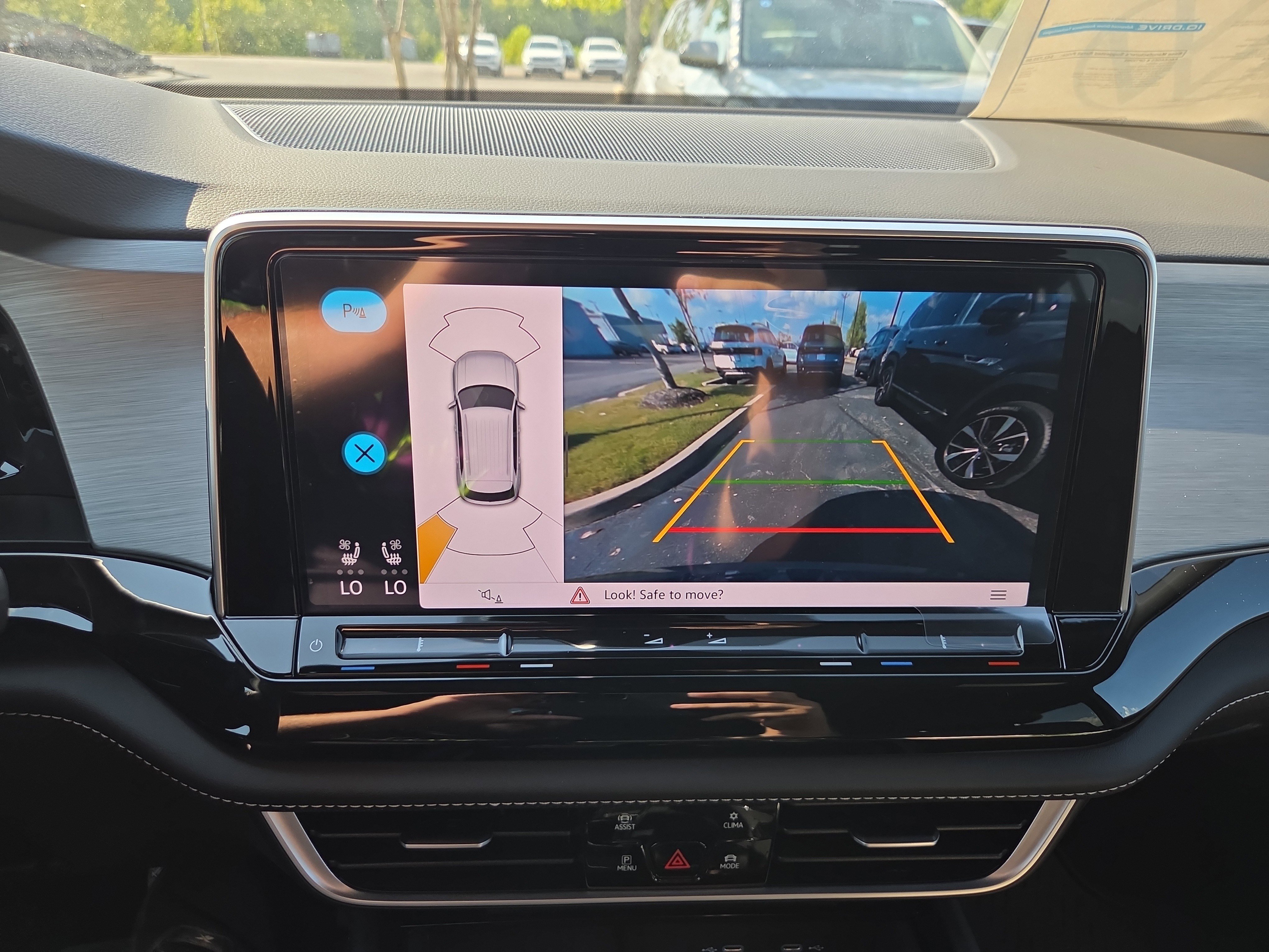 New 2026 Volkswagen Atlas Cross Sport SE image 12