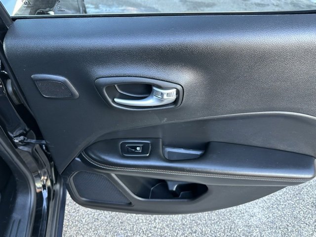 Used 2018 Jeep Compass Latitude w/ Safe & Security Group image 17