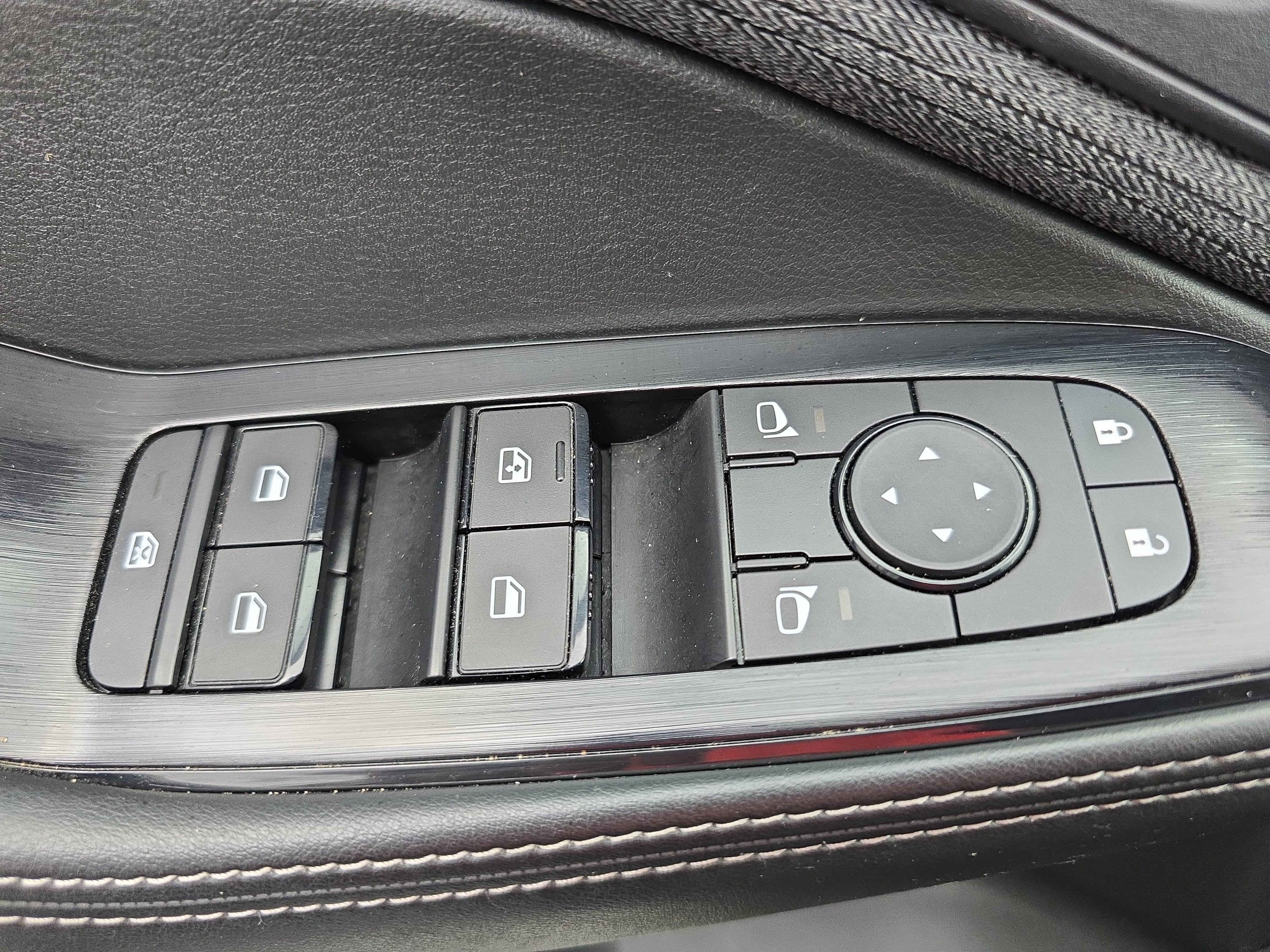 Certified 2023 Nissan Rogue SV AWD/4WD image 26