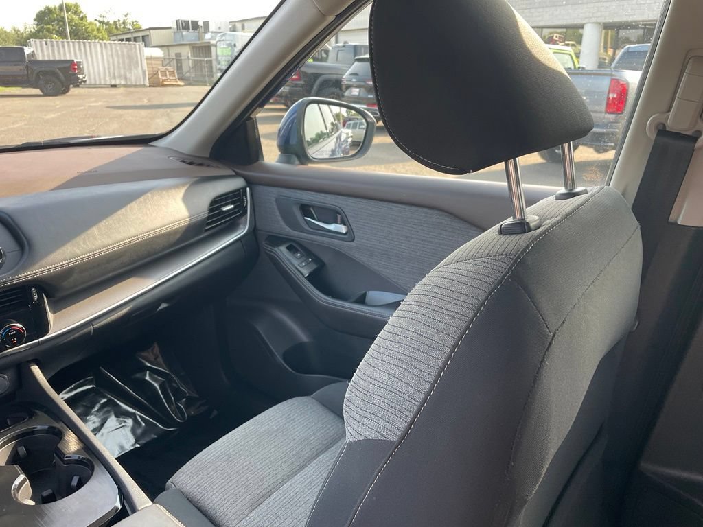 Used 2021 Nissan Rogue SV FWD image 22