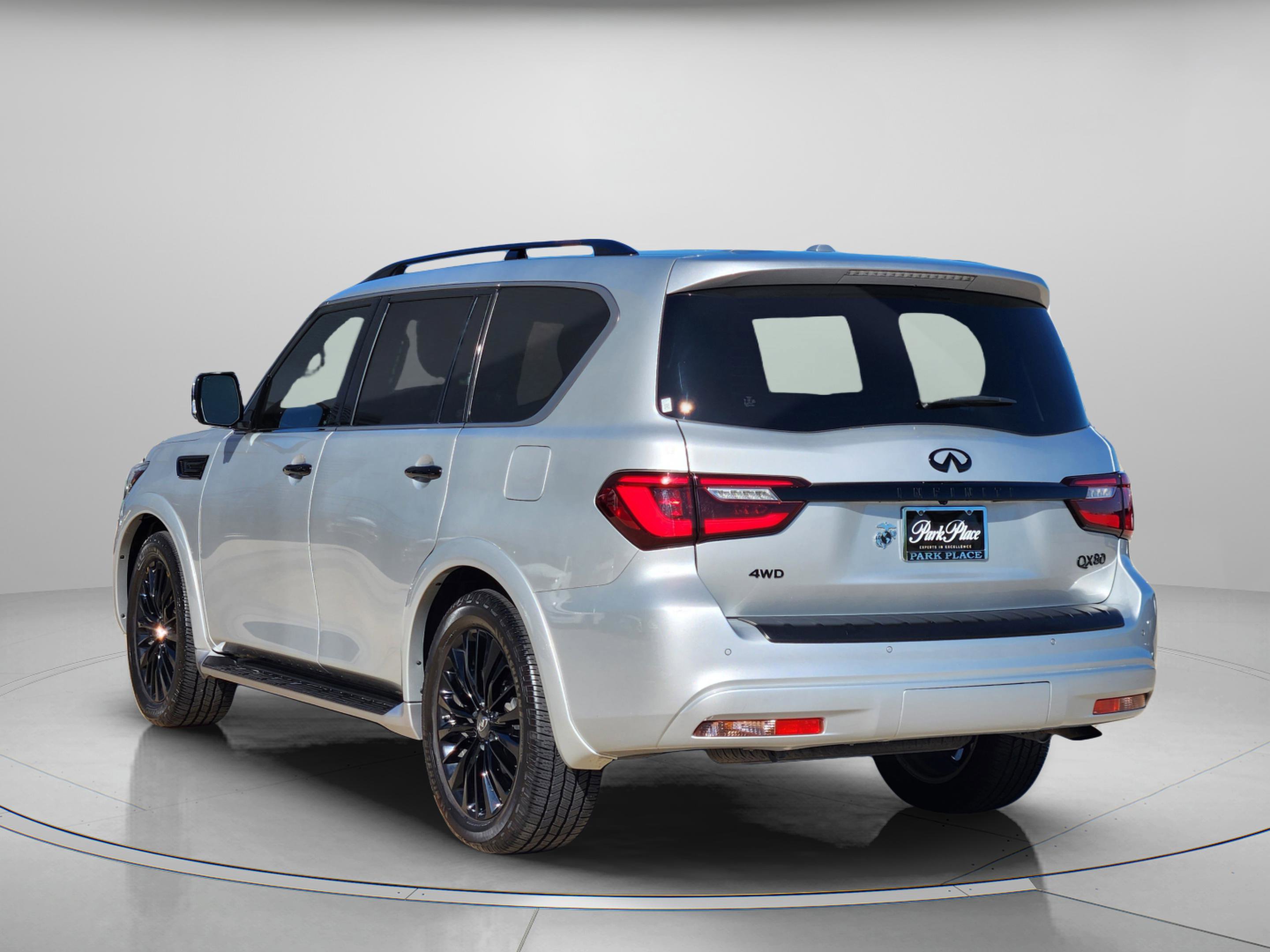 Used 2021 INFINITI QX80 Sensory w/ All-Season Package image 3