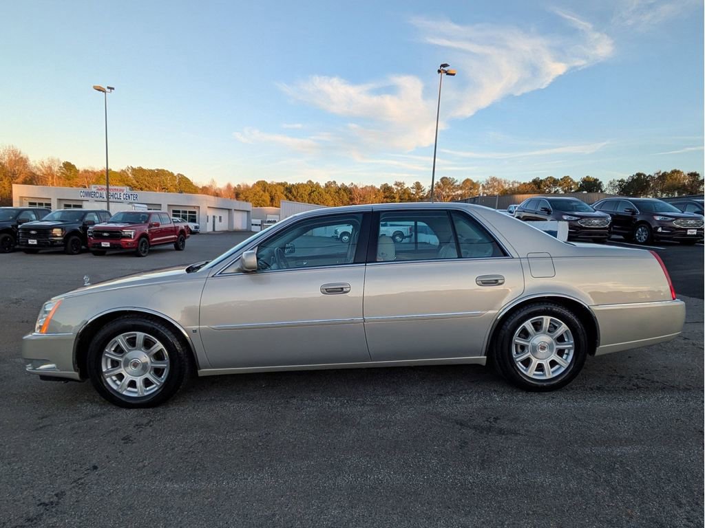 Used 2008 Cadillac DTS w/1SA image 9