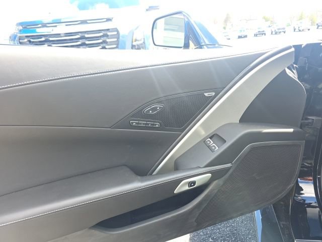 Used 2015 Chevrolet Corvette Z06 w/ 3LZ Preferred Equipment Group RWD image 14