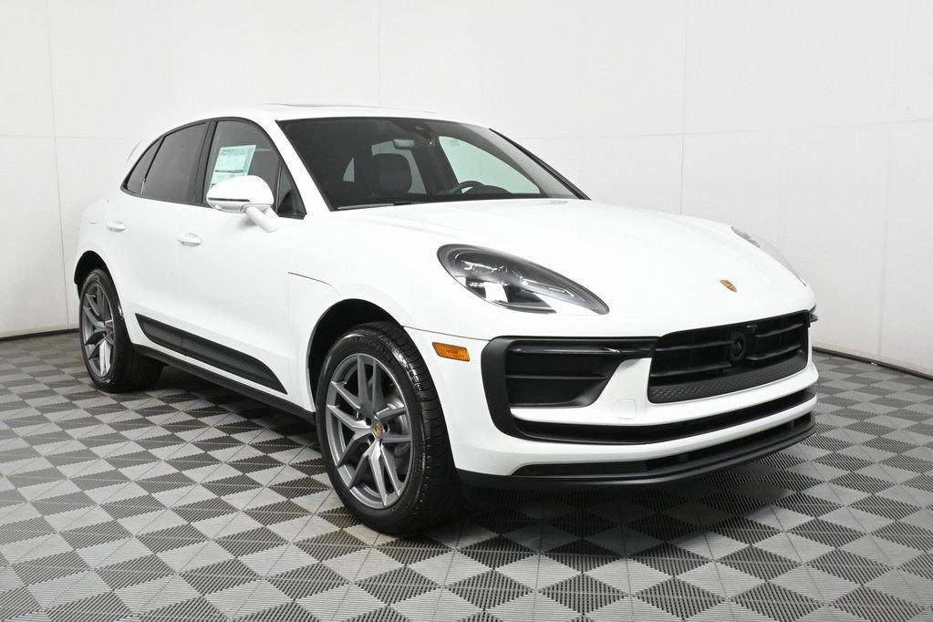 Certified 2025 Porsche Macan image 19