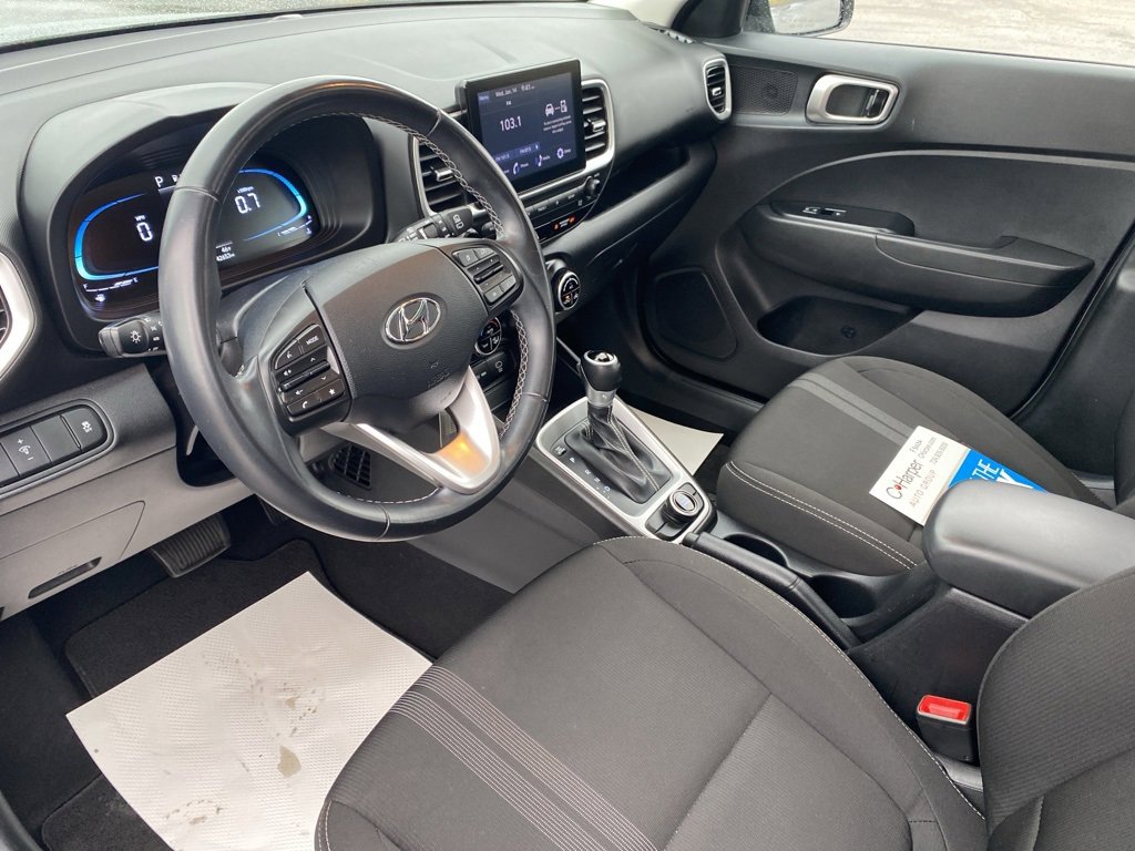 Used 2023 Hyundai Venue SEL image 20