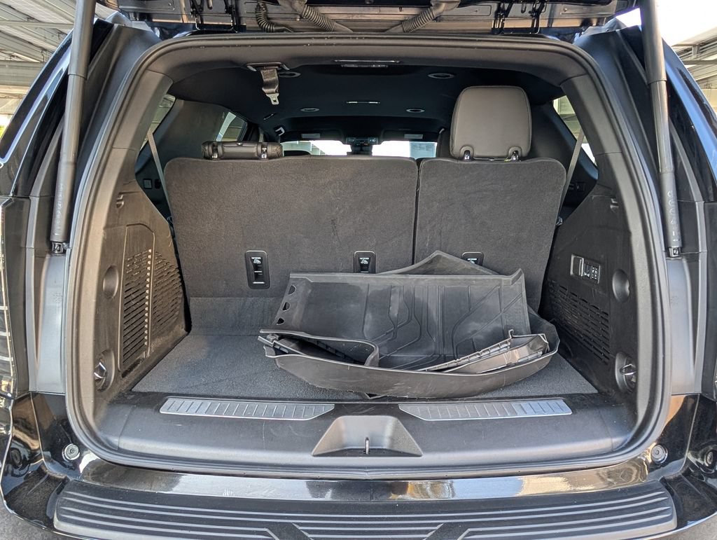 Used 2025 Chevrolet Tahoe High Country AWD/4WD image 25