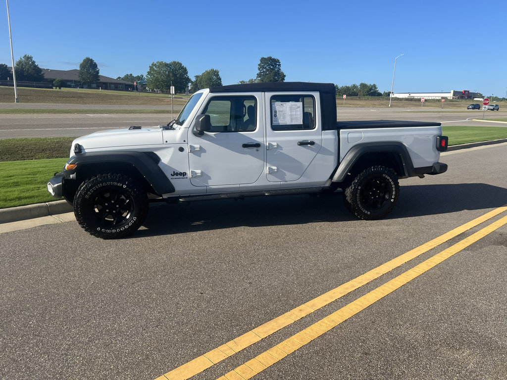 Certified 2023 Jeep Gladiator Sport w/ Trailer Tow Package AWD/4WD image 11