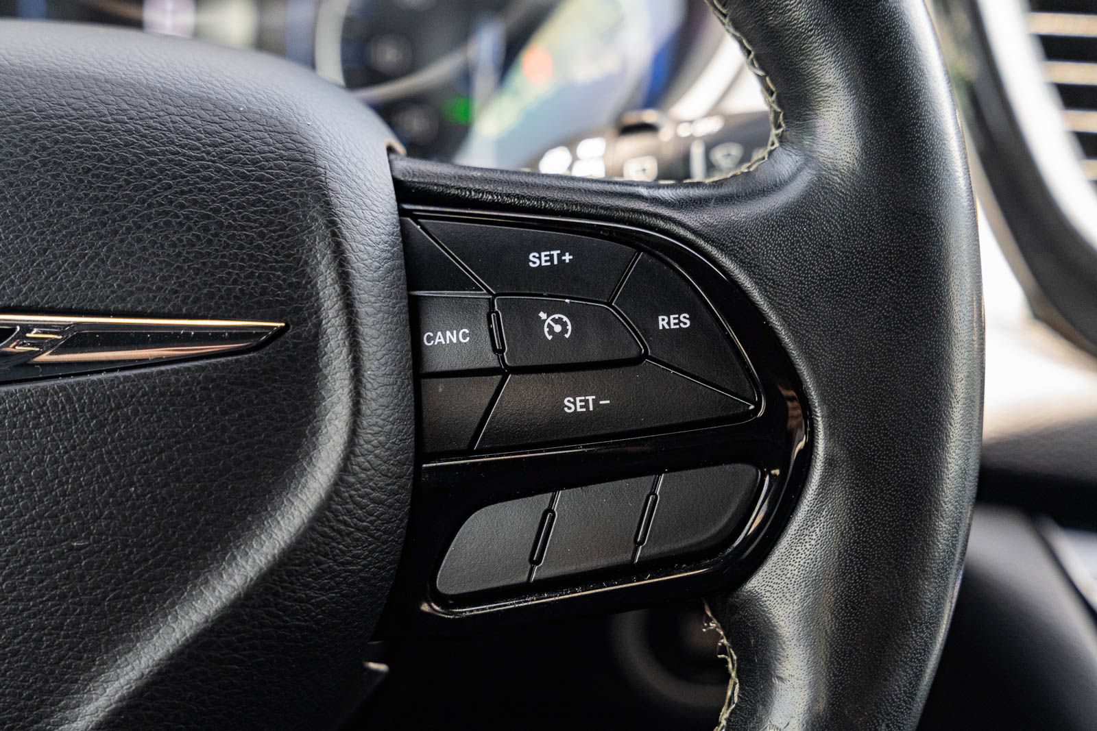 Used 2020 Chrysler Pacifica Touring w/ S Appearance Package FWD image 28