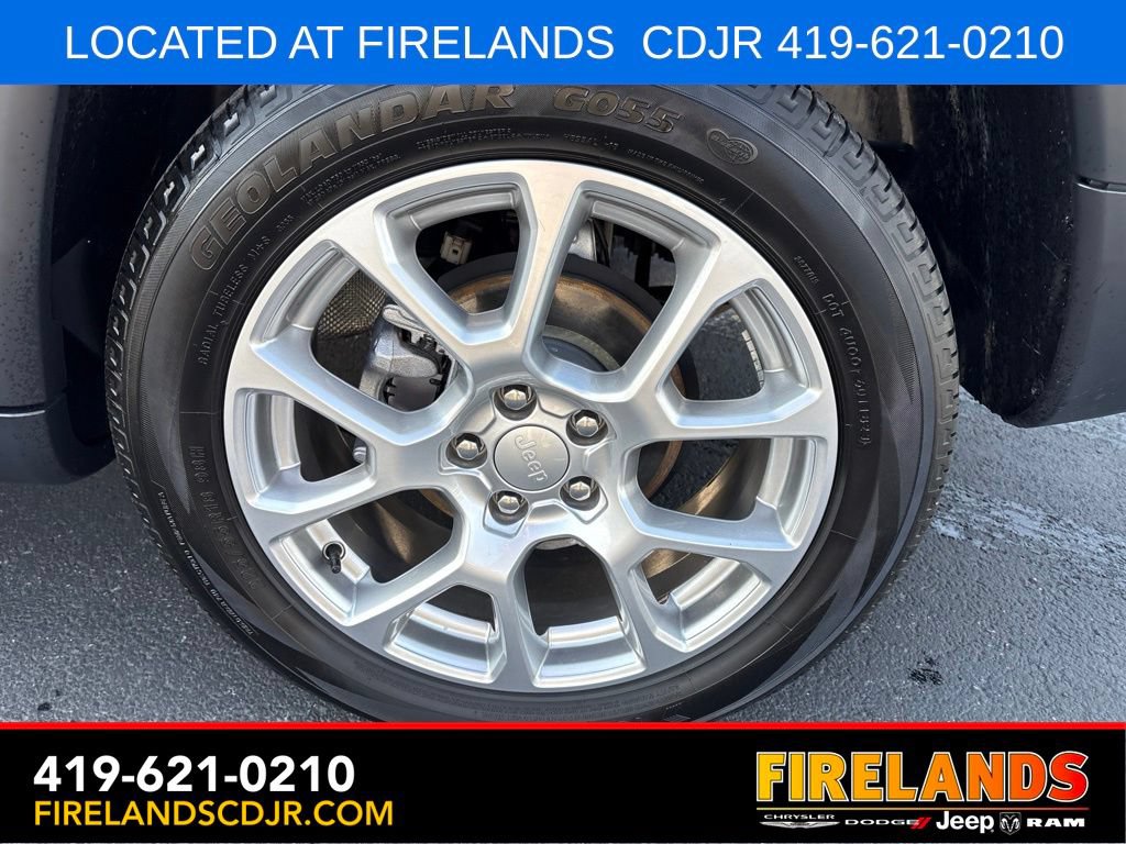 Used 2024 Jeep Compass Latitude w/ Sun and Sound Group AWD/4WD image 10