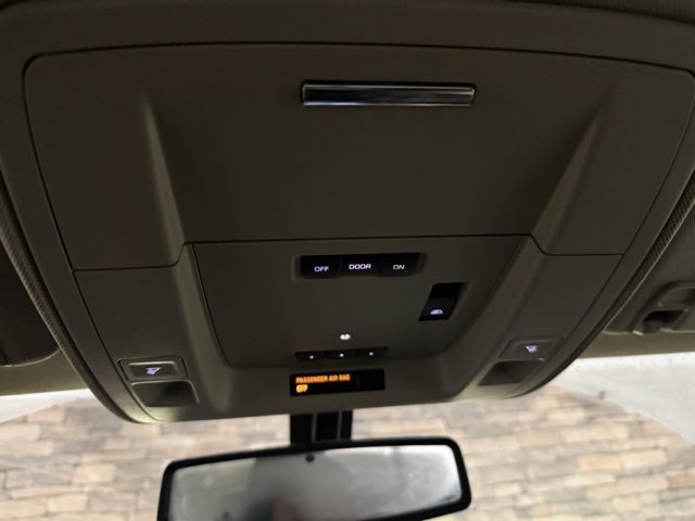 Used 2018 Chevrolet Silverado 1500 LTZ image 27