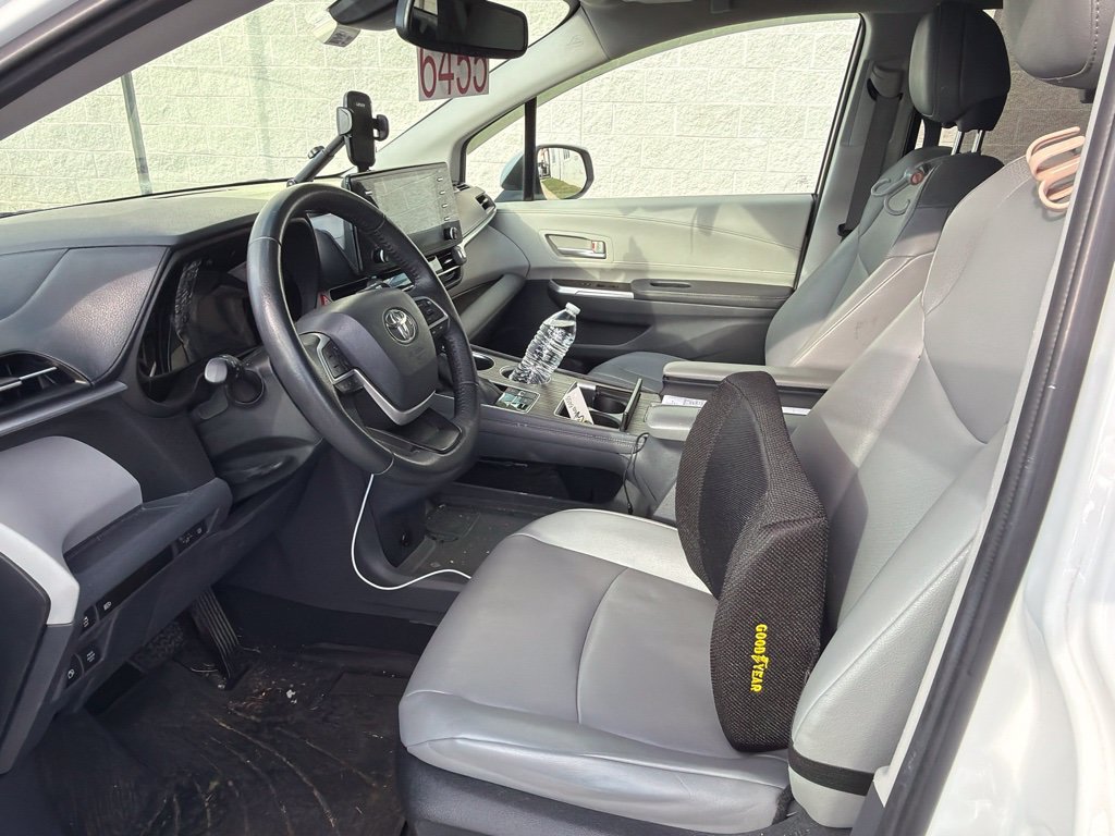 Used 2022 Toyota Sienna XLE FWD image 9