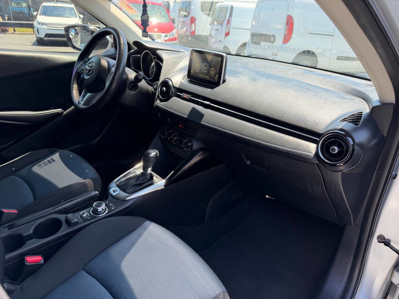 Used 2018 Toyota Yaris iA FWD image 11