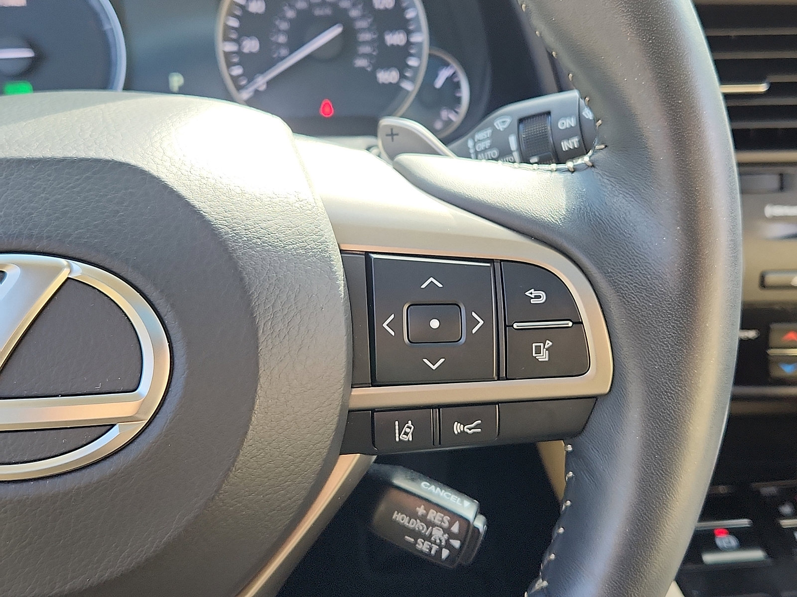 Certified 2022 Lexus RX 450h AWD w/ Premium Package image 24