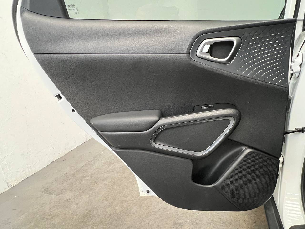 Used 2020 Kia Soul S FWD image 9