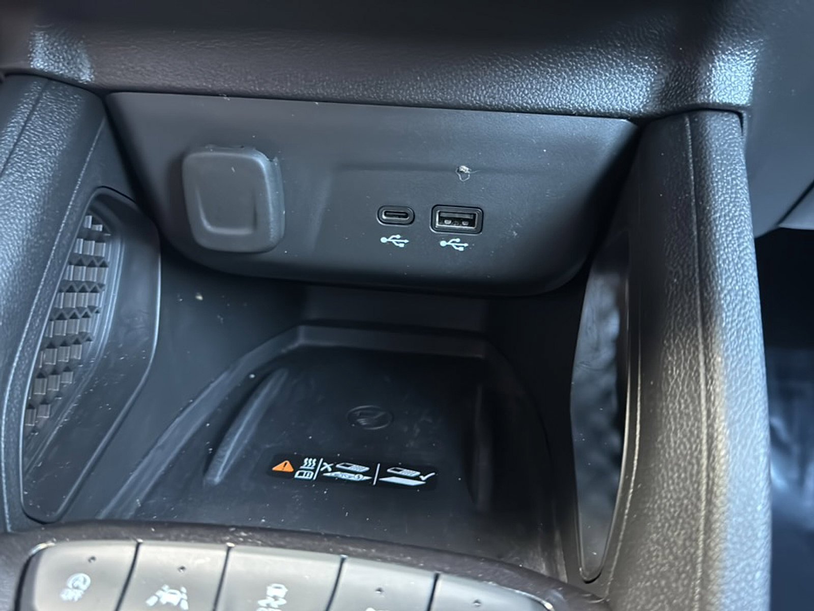 Used 2024 Chevrolet TrailBlazer RS w/ Convenience Package AWD/4WD image 37