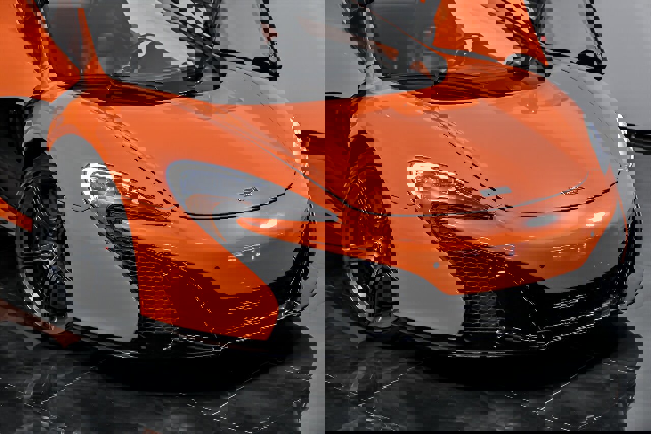 Used 2015 McLaren 650S Spider image 3