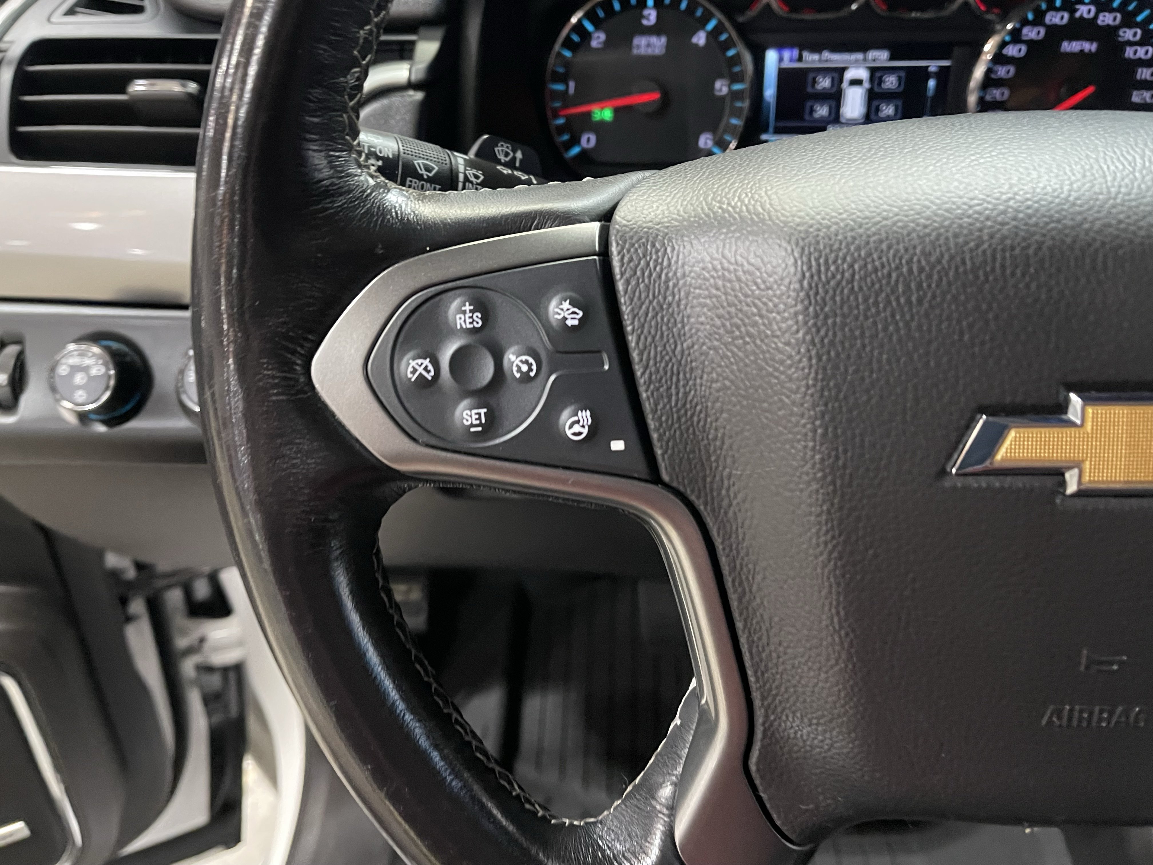 Used 2019 Chevrolet Suburban Premier AWD/4WD image 24