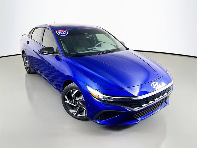 Used 2025 Hyundai Elantra Sport image 2